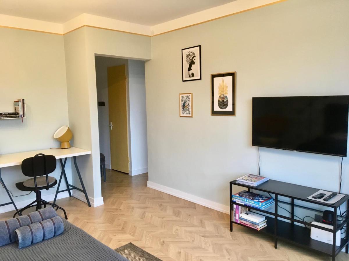 Room 10 فالميرا المظهر الخارجي الصورة