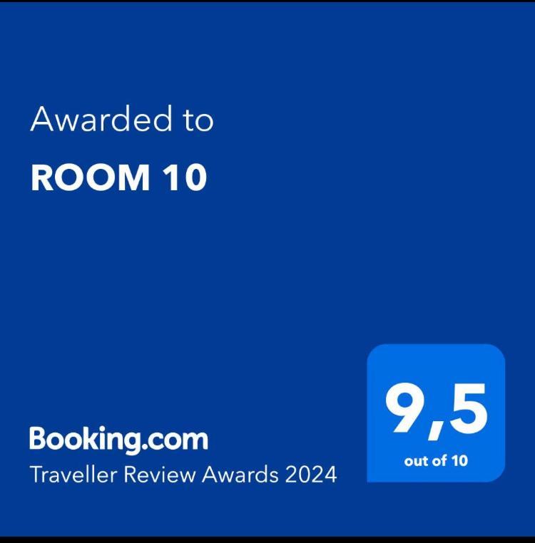Room 10 فالميرا المظهر الخارجي الصورة