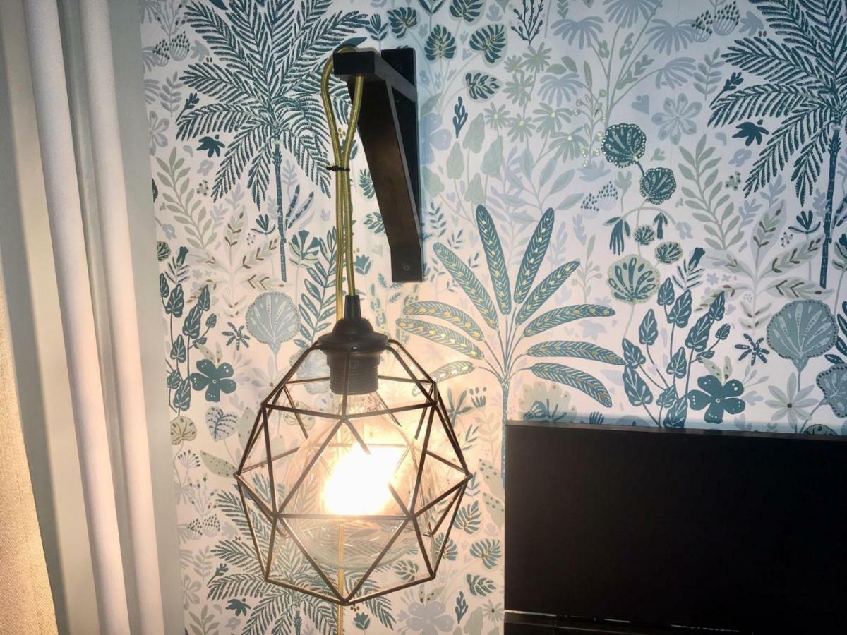 Room 10 فالميرا المظهر الخارجي الصورة