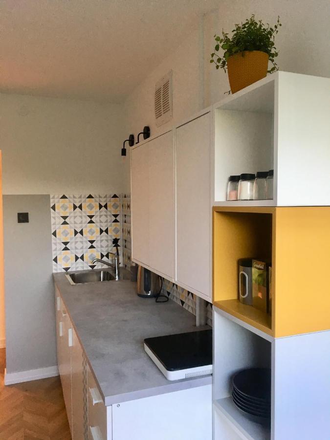Room 10 فالميرا المظهر الخارجي الصورة